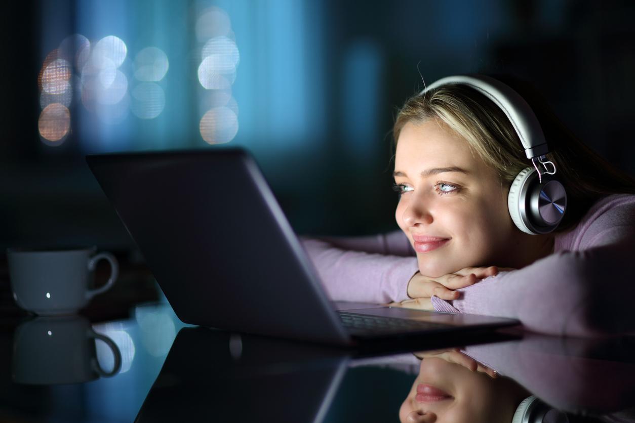 75% dos brasileiros assistem a filmes ou séries em streaming todos os dias