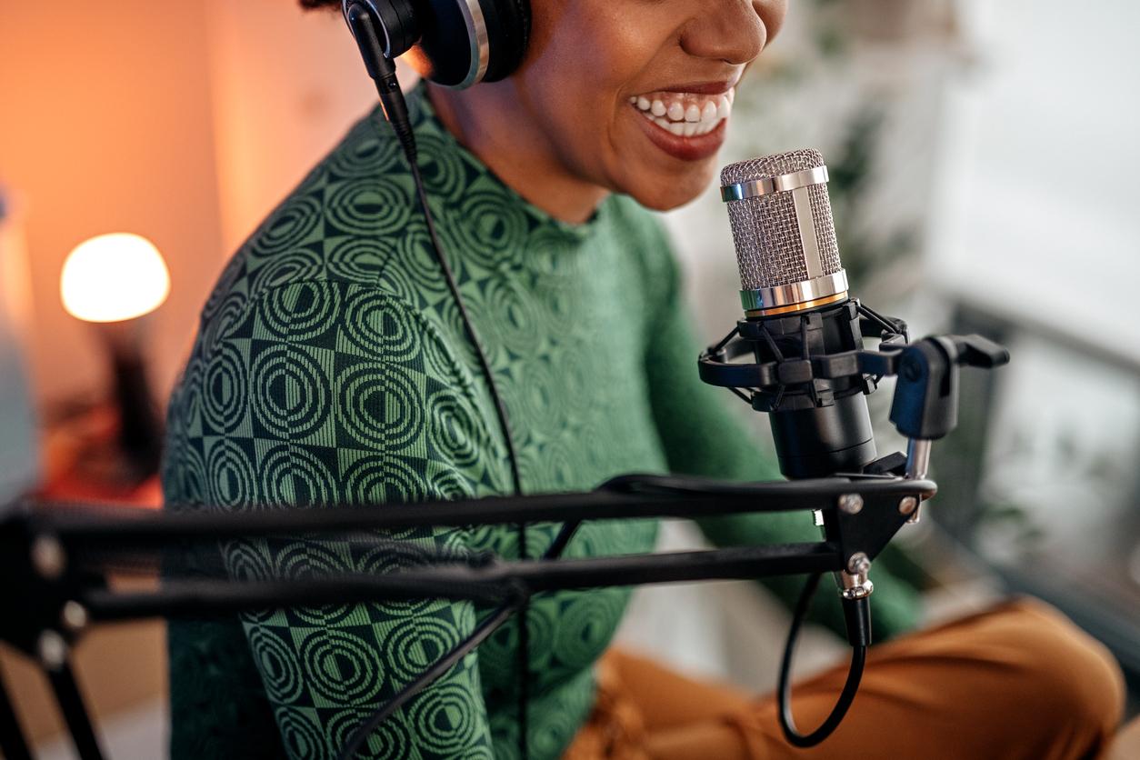 10 podcasts com mulheres poderosas que você precisa ouvir