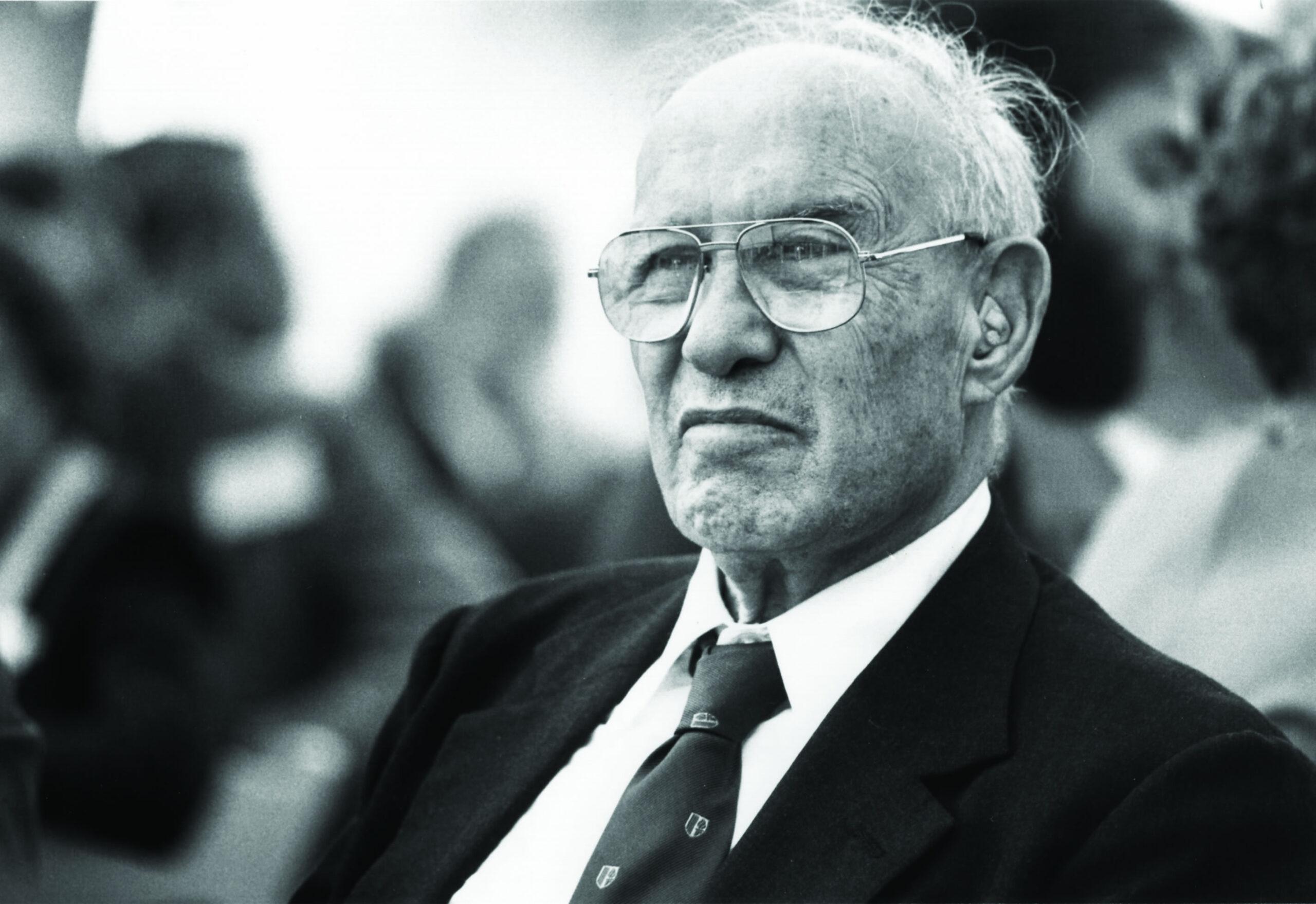 Peter Drucker: O Visionário que Mudou a Gestão Empresarial