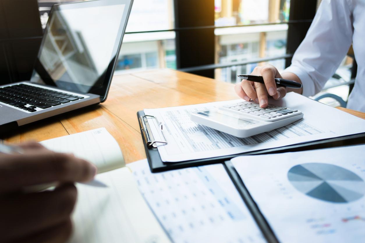 Como sua empresa deve lidar com as normas tributárias no Brasil?