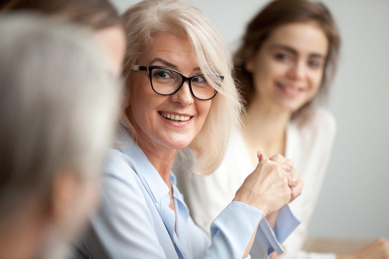 O papel da liderança feminina no desenvolvimento profissional de mulheres