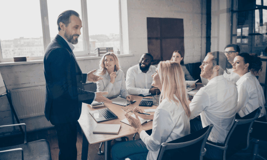 O líder que não tem todas as respostas: por que fingir que sabe tudo virou um risco