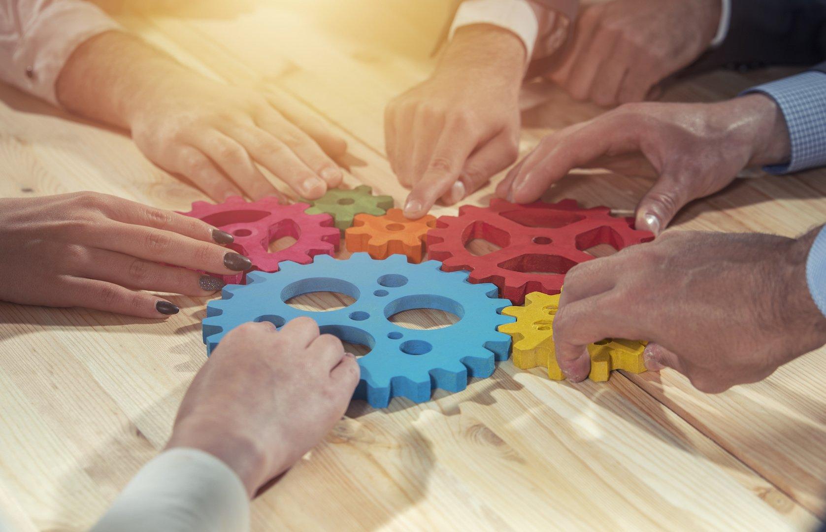 5 formas de fortalecer a colaboração entre áreas diferentes da empresa