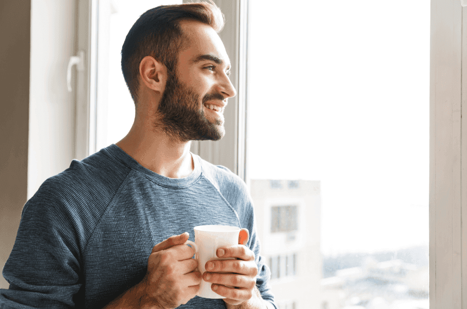 3 benefícios de uma xícara de café pela manhã — mesmo sem café dentro