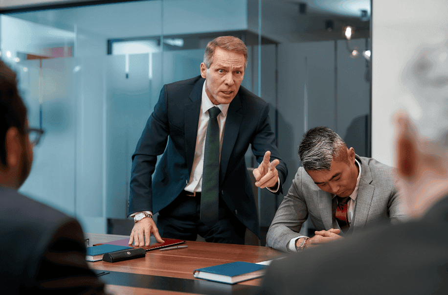 Como manter a calma em reuniões tensas e liderar com equilíbrio