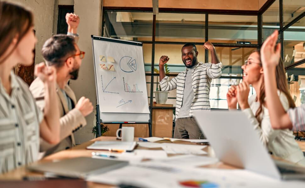 Como a inteligência emocional impacta a construção de confiança na liderança