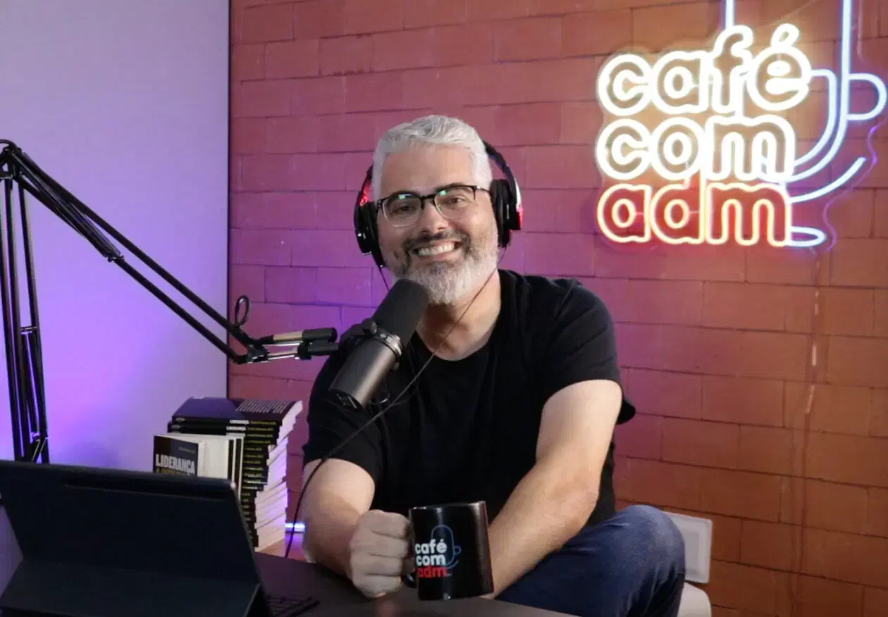 Do clubinho de gibis ao networking corporativo: a trajetória de Leandro Vieira contada no Pivotando, de João Kepler, no SBT News