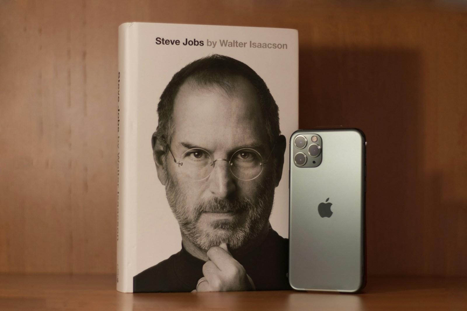 O dia em que Steve Jobs tropeçou no amor — e o que isso ensina sobre sucesso