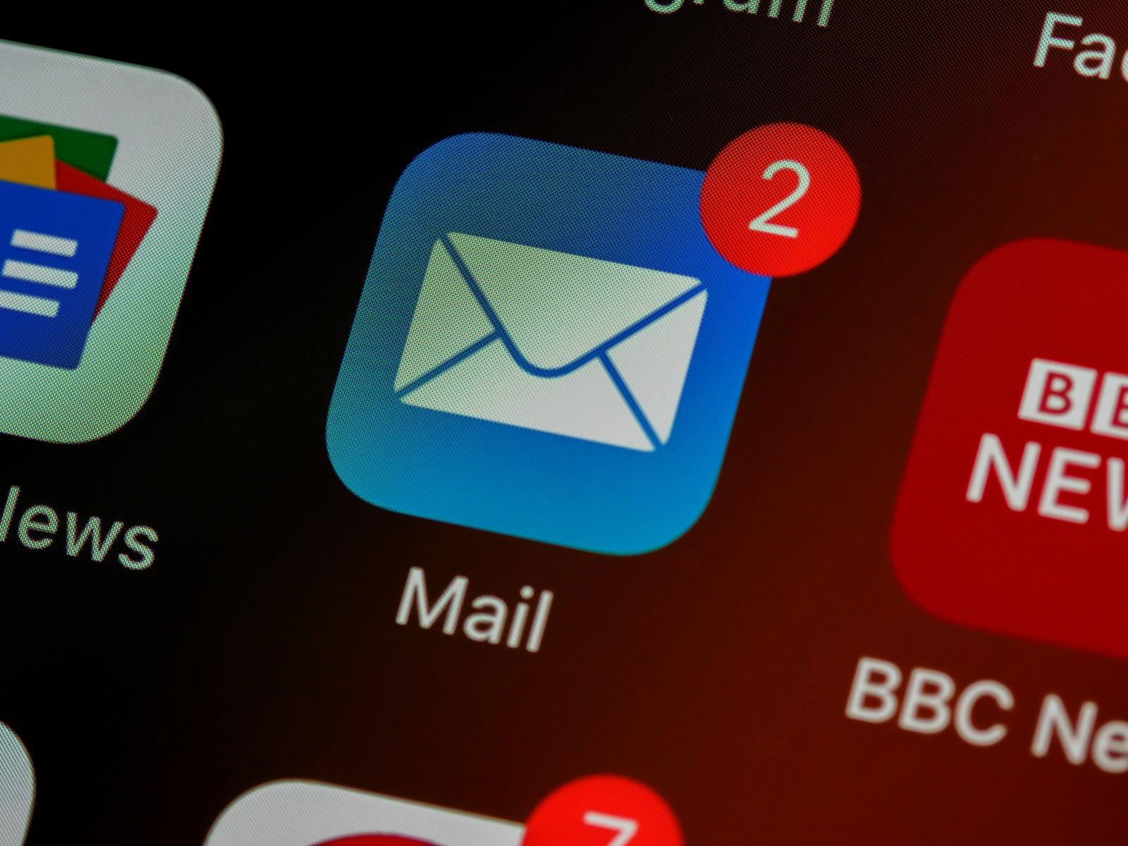 O dilema dos e-mails: entre Mark Cuban e Richard Branson, qual modelo seguir?