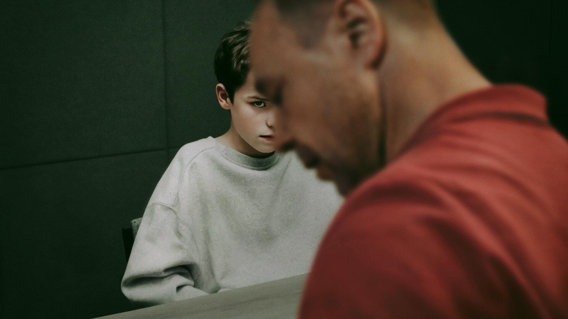 Adolescência, da Netflix: como um "produto de teste" se tornou a série mais premiada do ano?