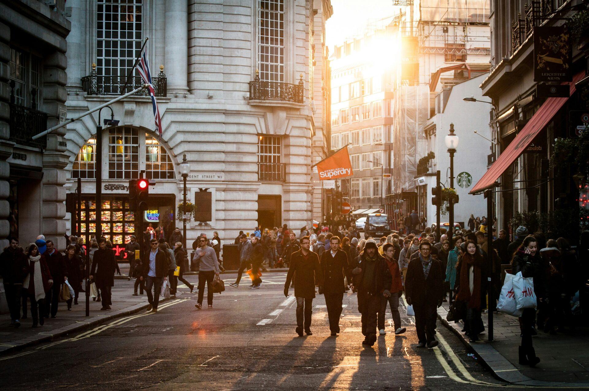 OS 10 MANAMENTOS PARA UM COMPORTAMENTO ASSERTIVO