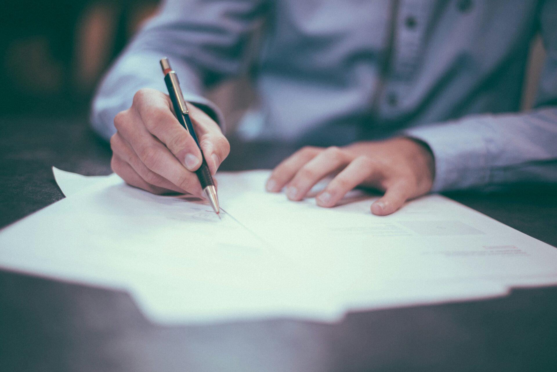 A Governança como Escudo: Por que a Profissionalização é a Única Via para a Empresa Familiar Sobreviver