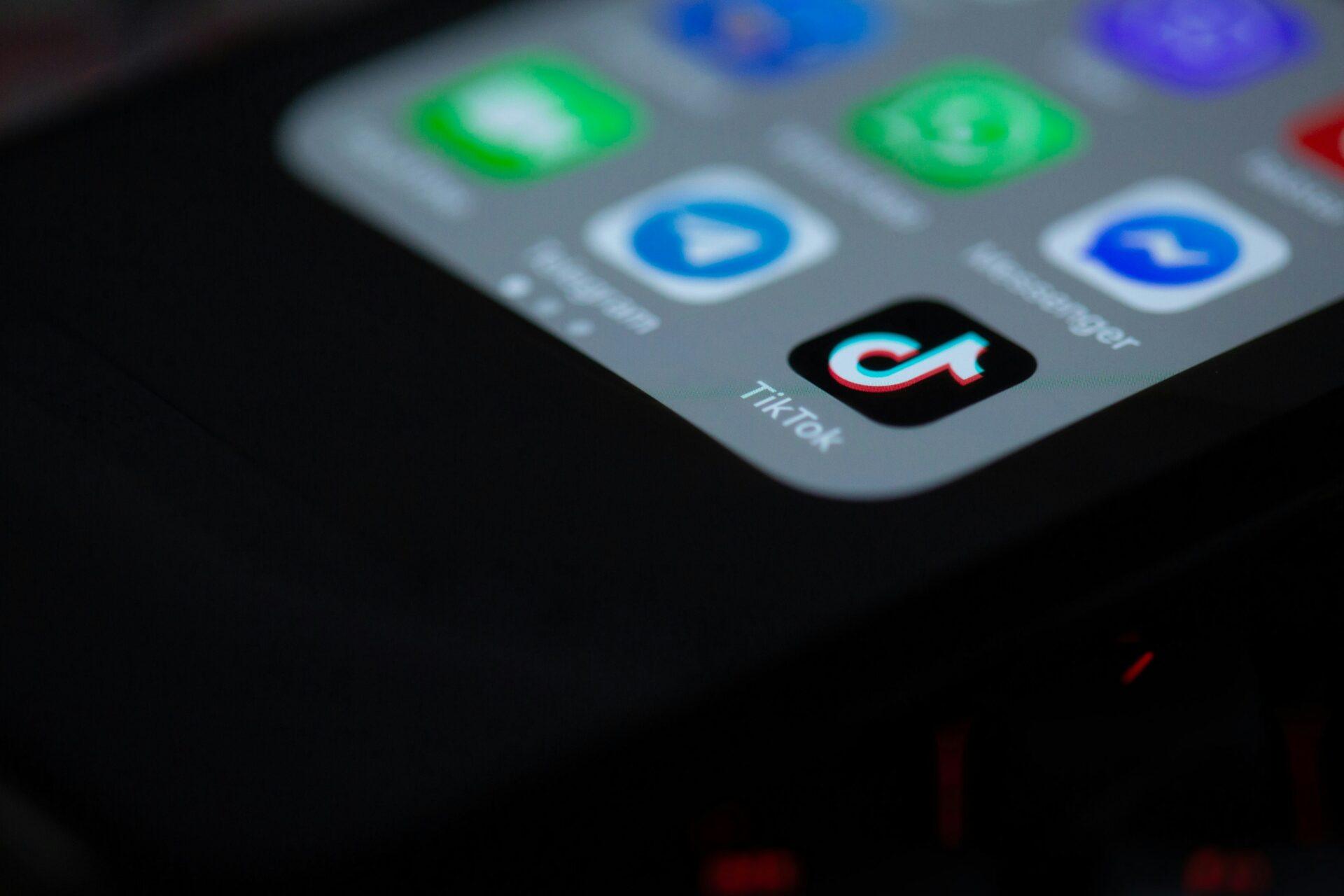 Consumidor quer comprar sem sair do TikTok, e a inteligência artificial torna isso possível