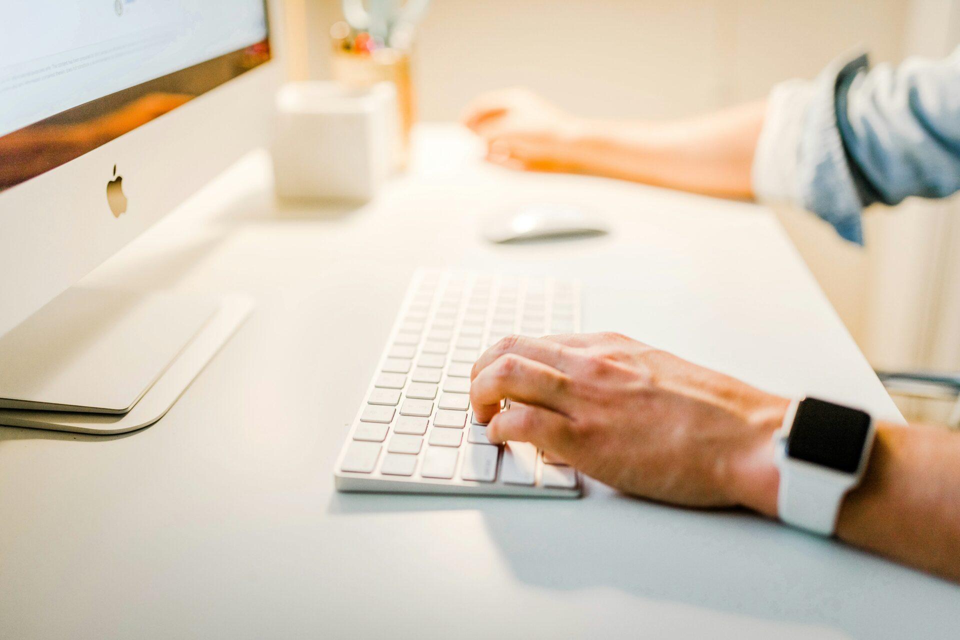 Marketing Estratégico, Direito do Consumidor e Inteligência Artificial: Os Novos Limites Jurídicos da Persuasão Digital na Economia Algorítmica