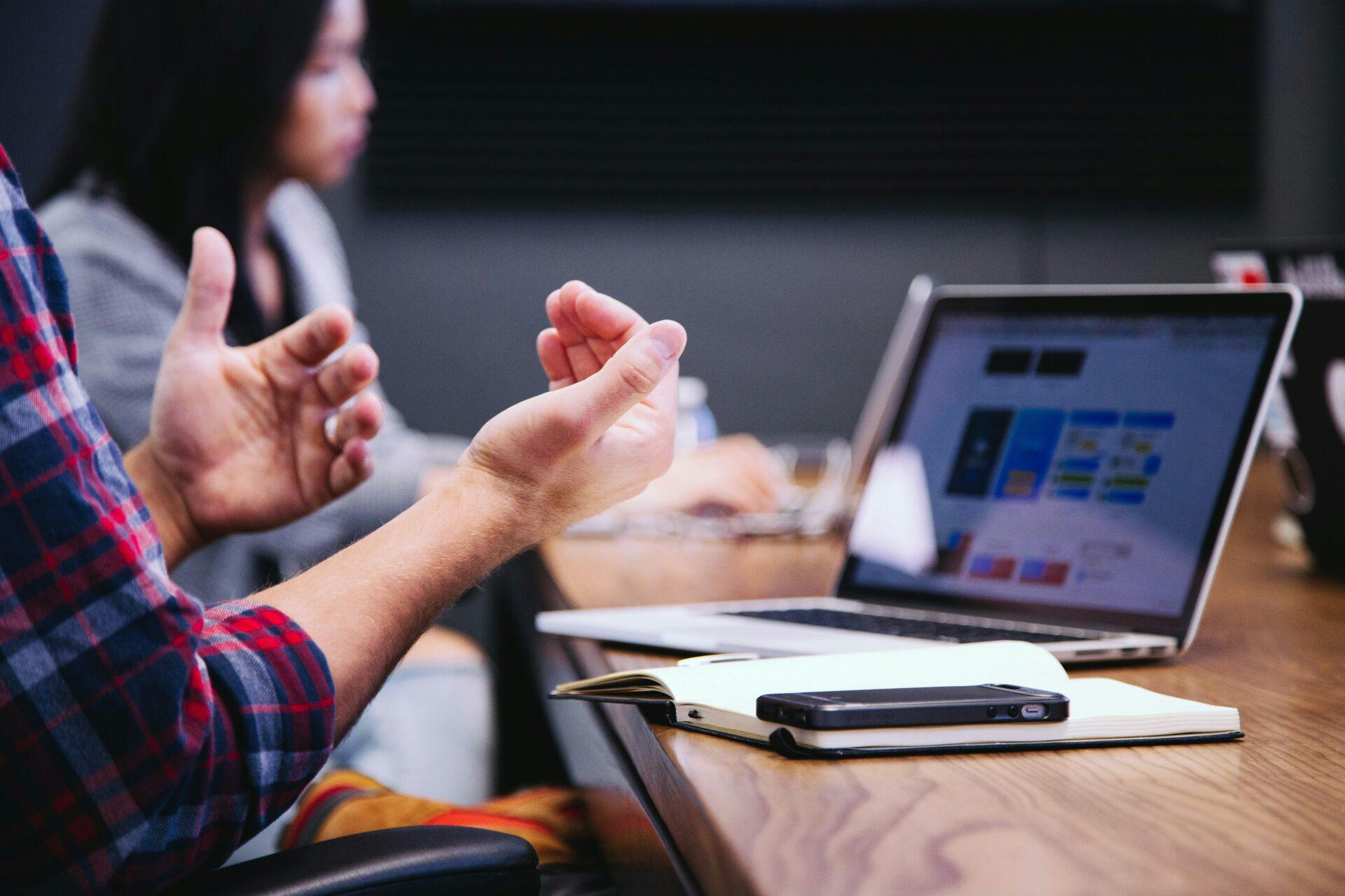 Comunicação Empresarial Estratégica: Gestão de Crises, Reputação Digital, Responsabilidade Civil e Governança Corporativa