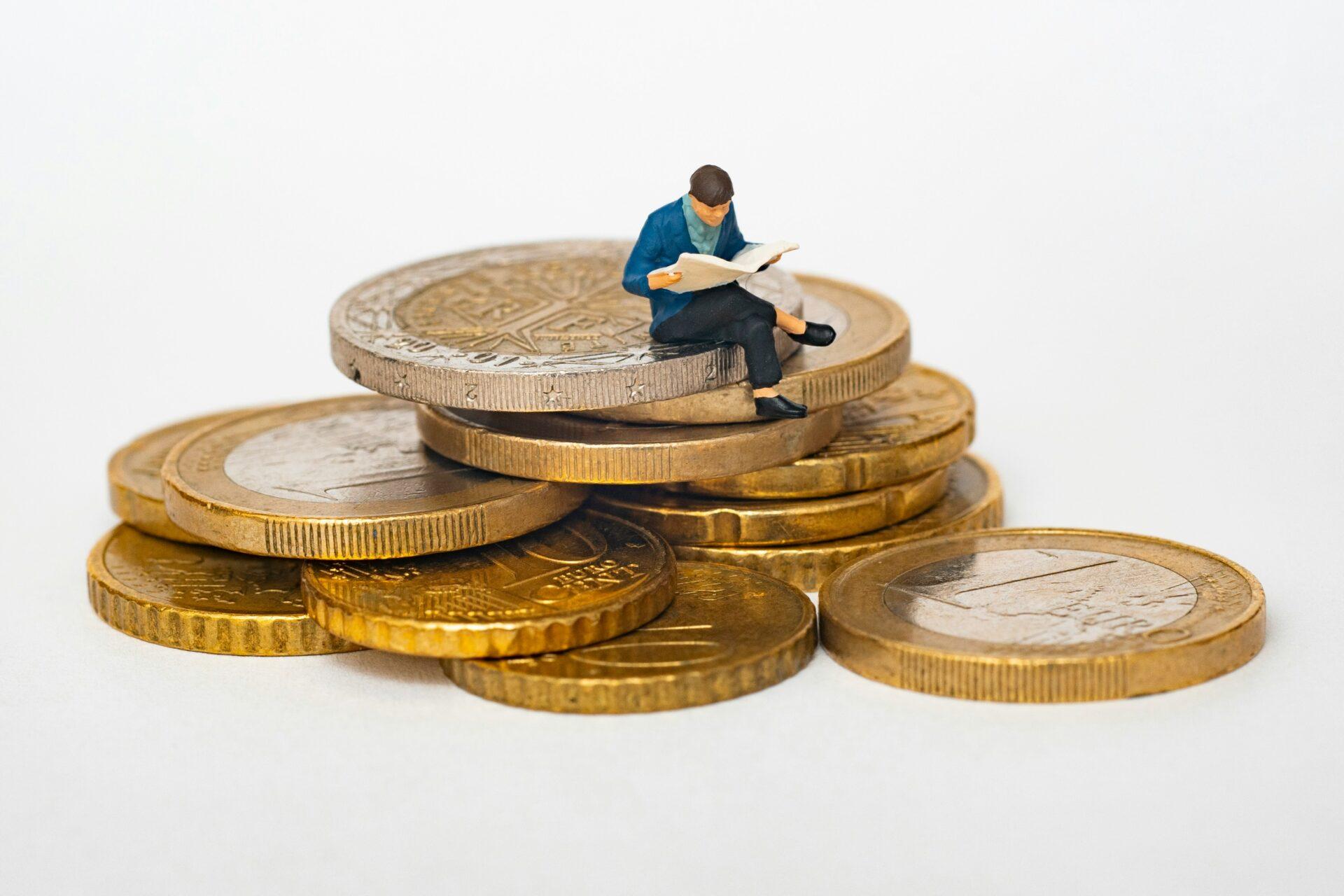 Dificuldades financeiras afetam saúde mental de 81,9% dos brasileiros com diagnóstico, aponta estudo