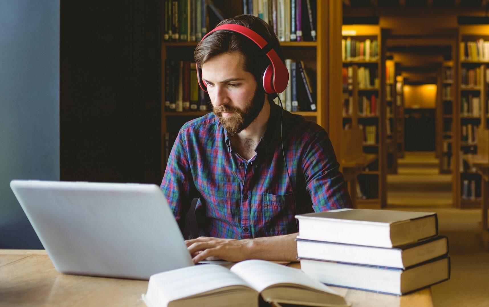 FIA Business School reforça excelência com programa Advanced MBA voltado a líderes em busca de impacto real