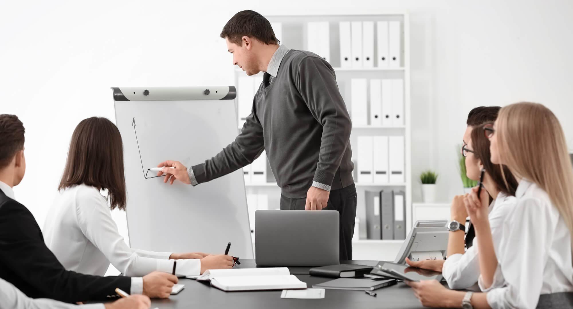 Como líderes podem fortalecer a autonomia sem perder o controle