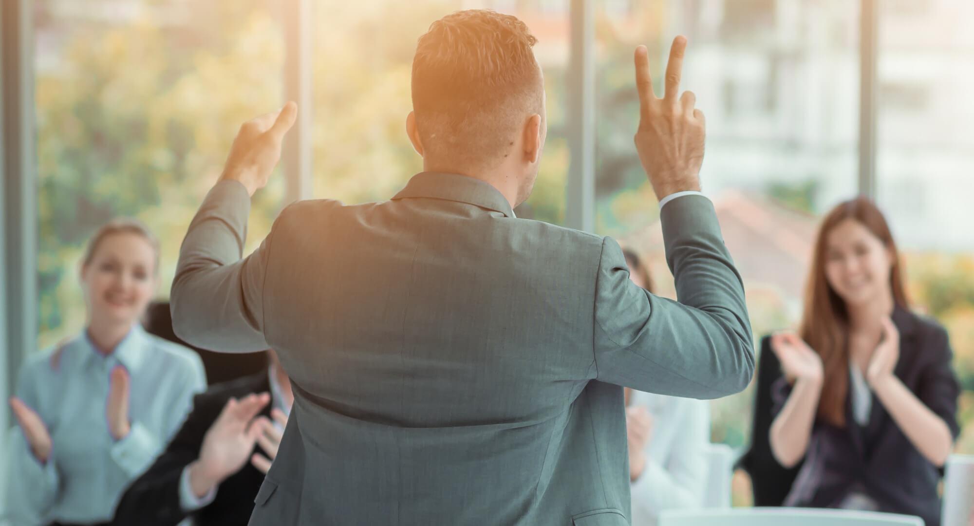 Transformação digital nas empresas tradicionais: como vender tecnologia para quem ainda usa planilhas