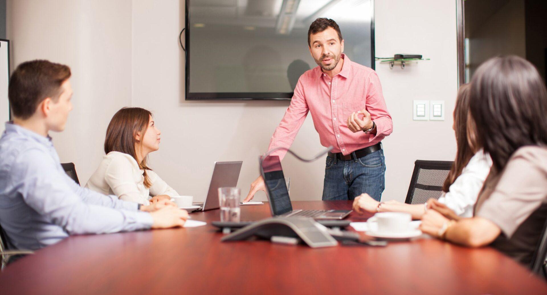 Como a obsessão por “alinhamento” está matando a velocidade do seu time