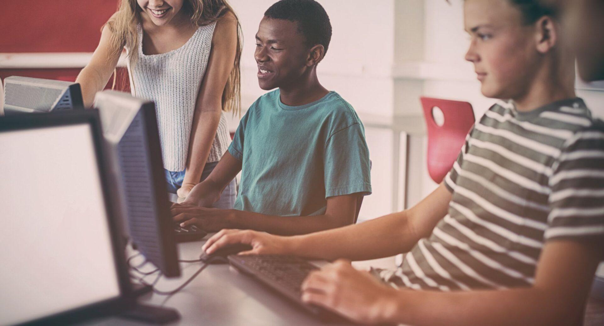 Por que promover de dentro da empresa funciona melhor que contratar de fora, segundo a ciência