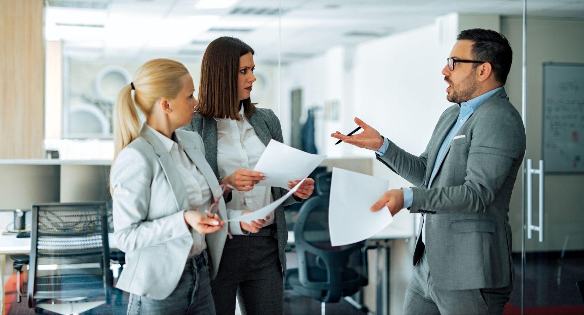 O impacto das decisões impulsivas na gestão de equipes