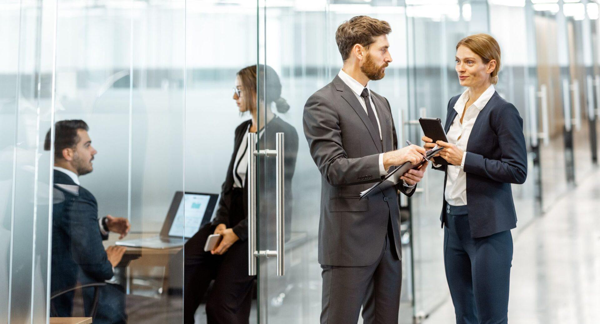 3 frases que pessoas emocionalmente inteligentes usam para lidar com comportamentos passivo-agressivos