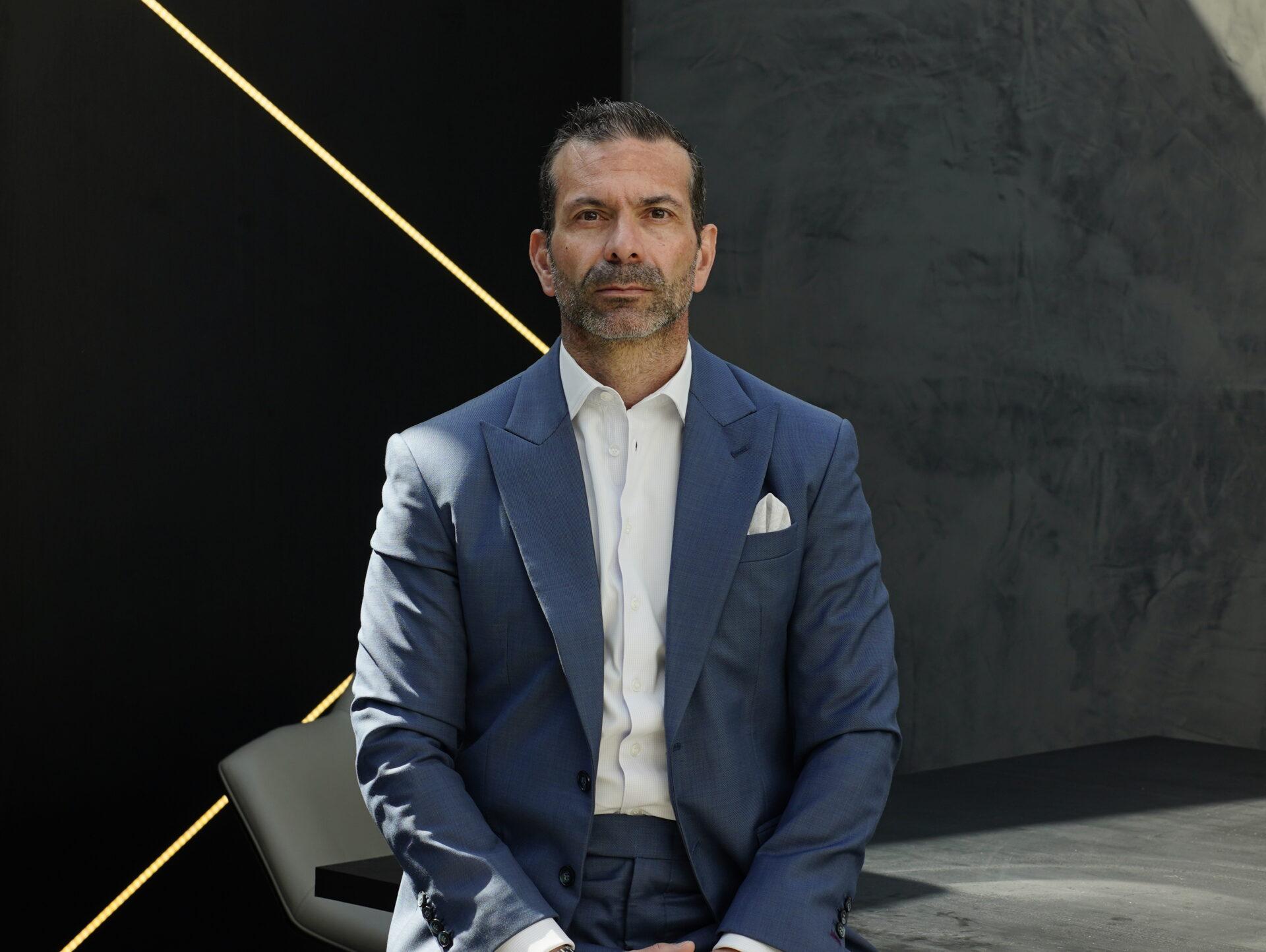 Ele passou por 3 reprovações escolares até virar uma máquina comercial reconhecida internacionalmente