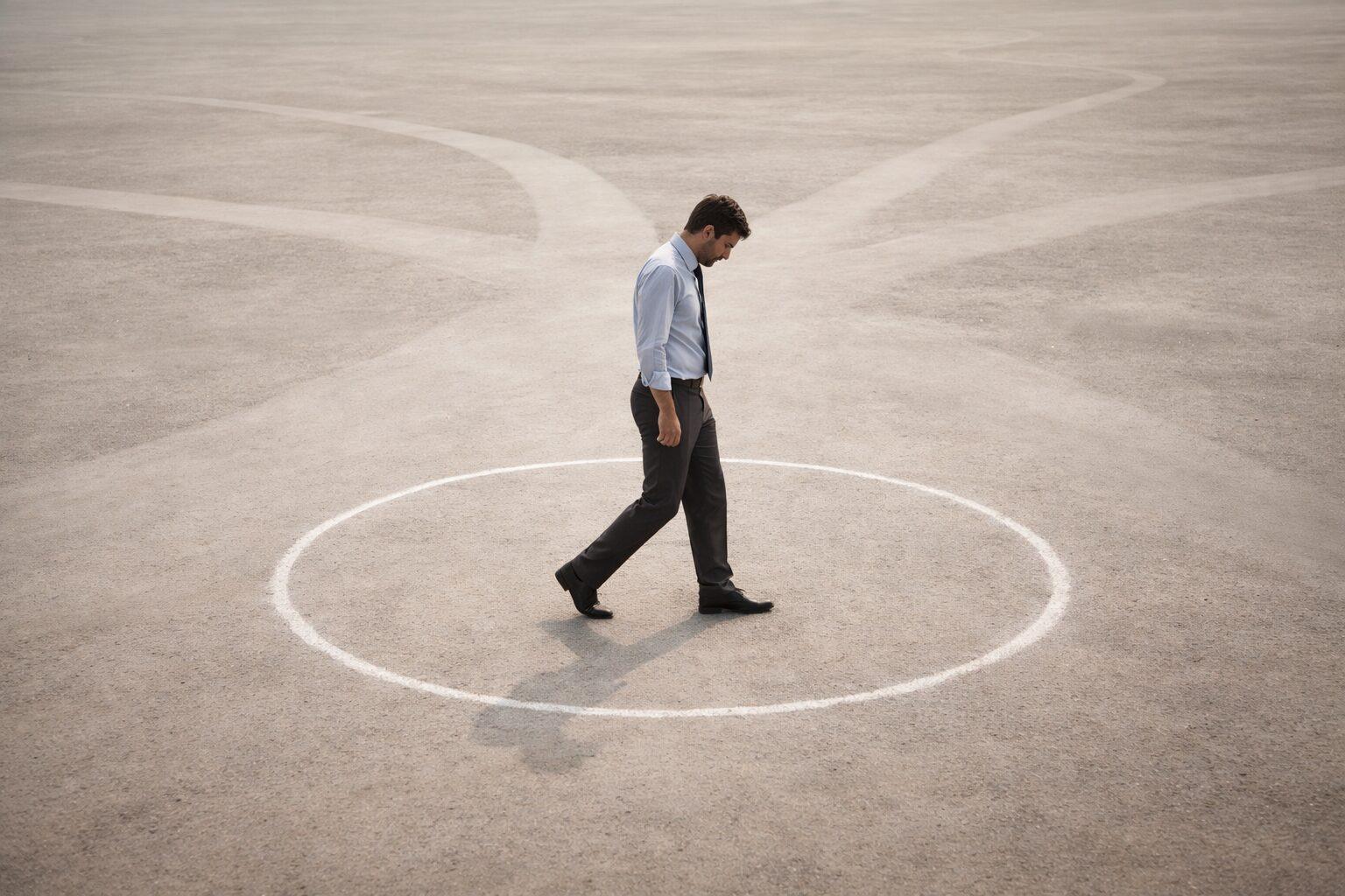 5 hábitos que parecem disciplina, mas travam seu crescimento