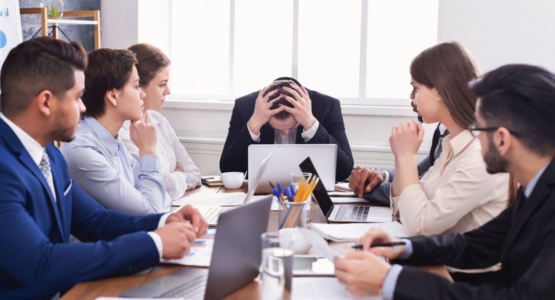 Quando o chefe resolve tudo, a equipe pode aprender a pensar menos