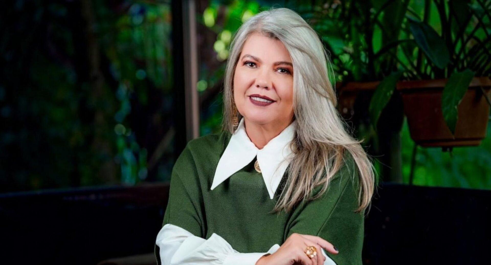 Lilian Bertin lança livro em Brasília com reflexão sobre maturidade e etarismo feminino