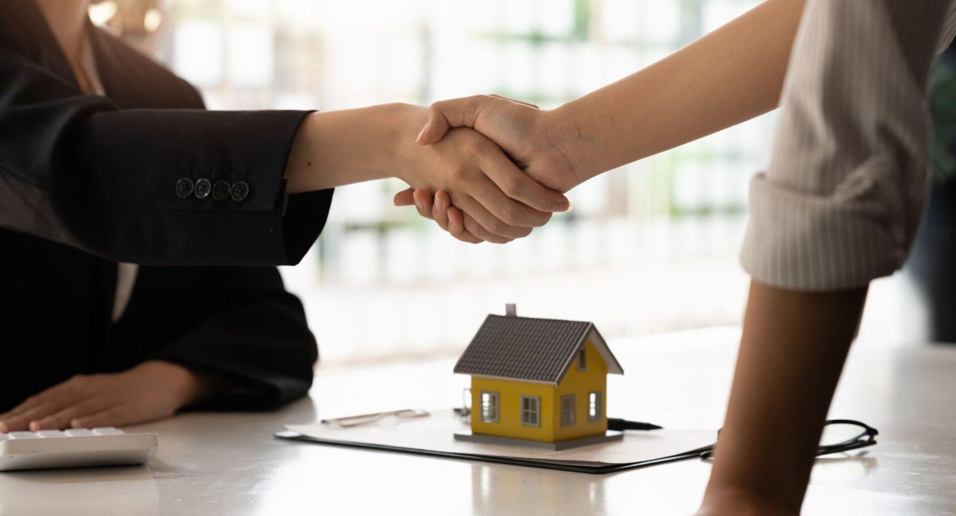 Do primeiro interesse à assinatura: como organizar melhor a jornada de vendas de um imóvel